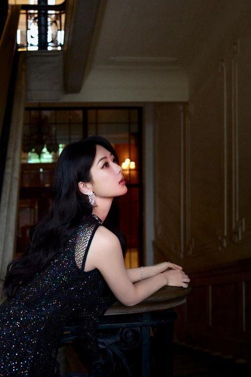 财阀千金不装了,不装了，我要做自己